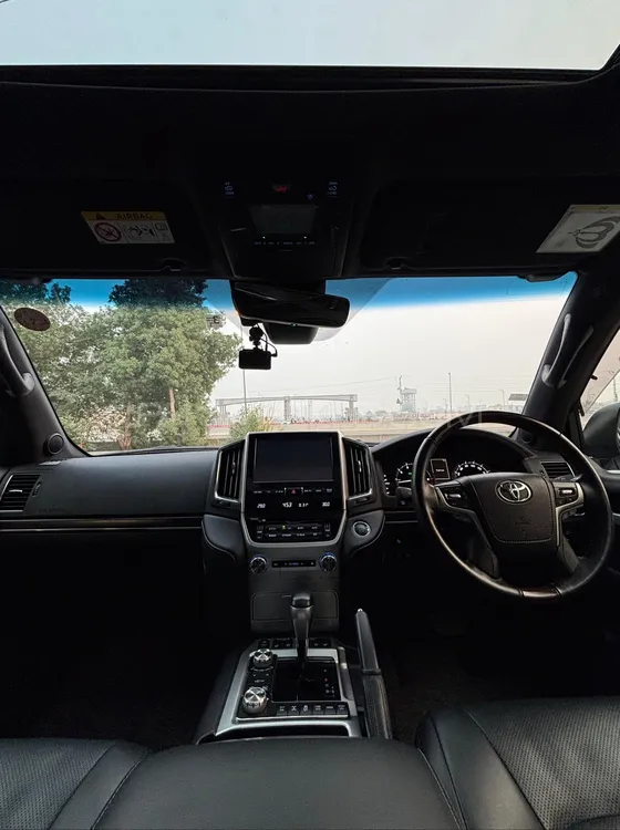 Toyota Land Cruiser 2018 for Sale in Lahore Toyota Land Cruiser 2018 for Sale in Lahore Image-13