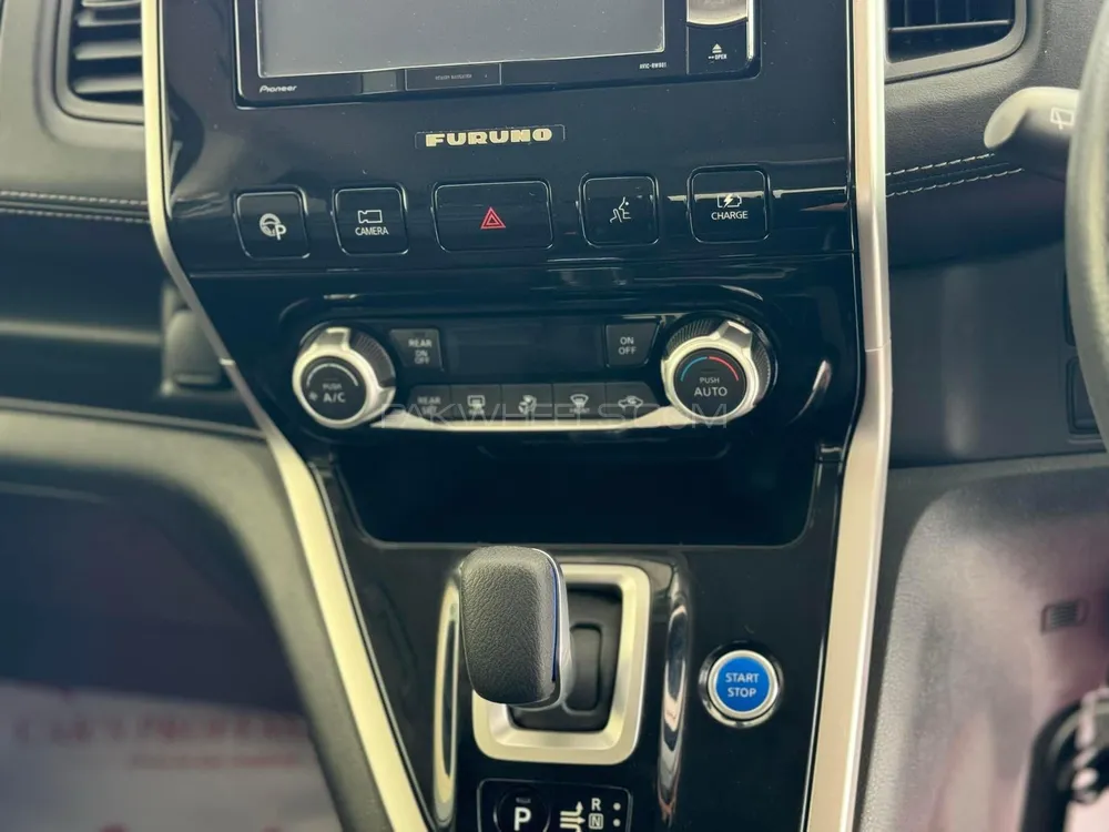 Nissan Serena 2018 for Sale in Peshawar Nissan Serena 2018 for Sale in Peshawar Image-6