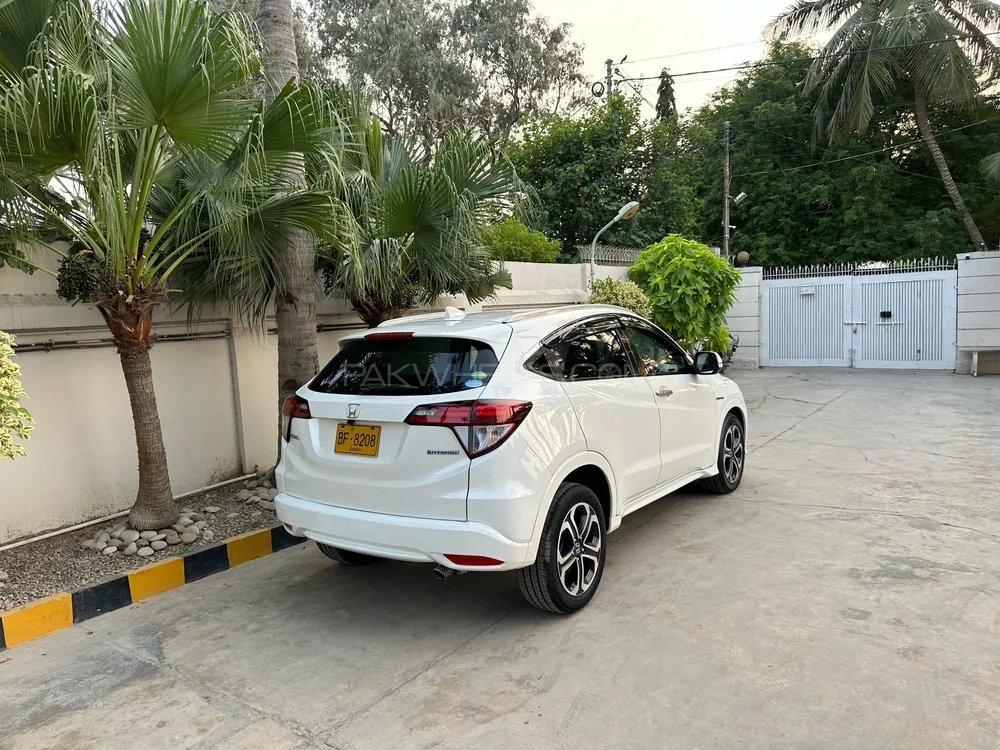 Honda Vezel 2015 for Sale in Karachi Honda Vezel 2015 for Sale in Karachi Image-3