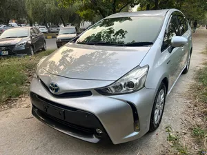 Toyota Prius Alpha S Touring 2017 for Sale