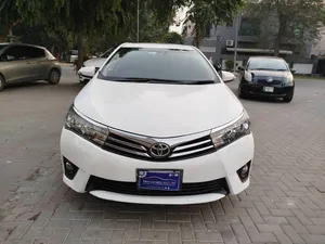 Toyota Corolla Altis Grande CVT-i 1.8 2015 for Sale