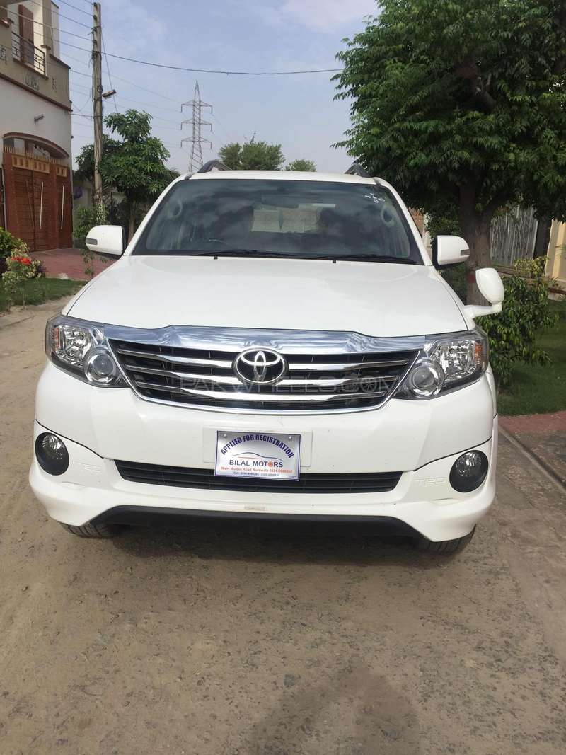 Toyota Fortuner 2015 for Sale in Lahore Image-1