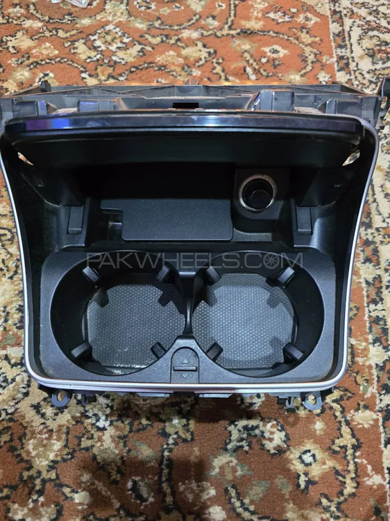 mercedes c class w205 cup holder and ash tray mercedes c class w205 cup holder and ash tray Image-2