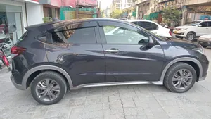 Honda Vezel Hybrid Z 2013 for Sale