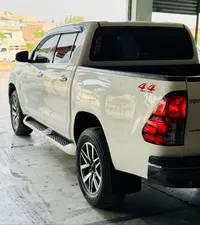 Toyota Hilux Revo V Automatic 2.8 2018 for Sale