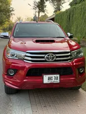 Toyota Hilux Revo V Automatic 3.0  2017 for Sale