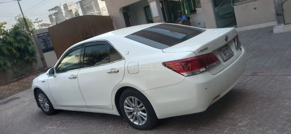 Toyota Crown 2014 for Sale in Lahore Toyota Crown 2014 for Sale in Lahore Image-2