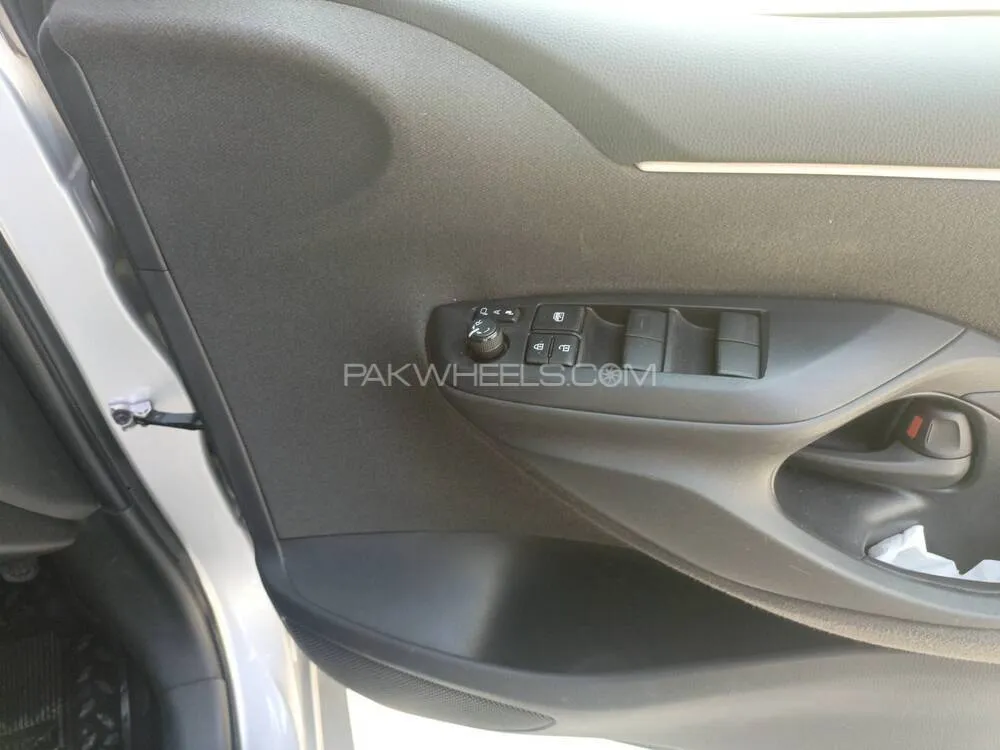Toyota Yaris Hatchback 2020 for Sale in Karachi Toyota Yaris Hatchback 2020 for Sale in Karachi Image-12