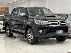 Toyota Hilux Revo V Automatic 3.0  2017 for Sale