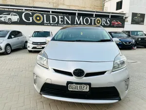 Toyota Prius S LED Edition 1.8 2013 for Sale