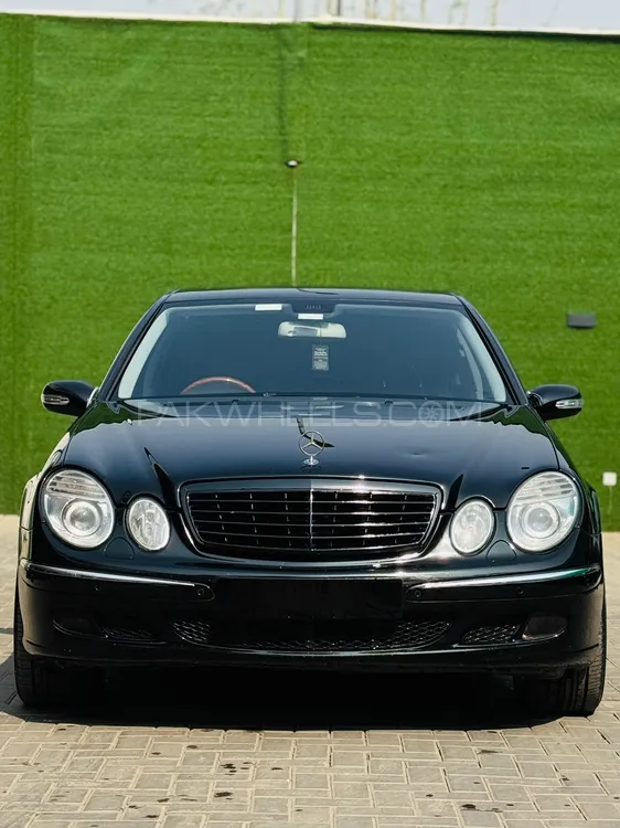 Mercedes Benz E Class 2005 for Sale in Lahore Image-1