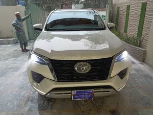 Toyota Fortuner 2.7 V 2021 for Sale