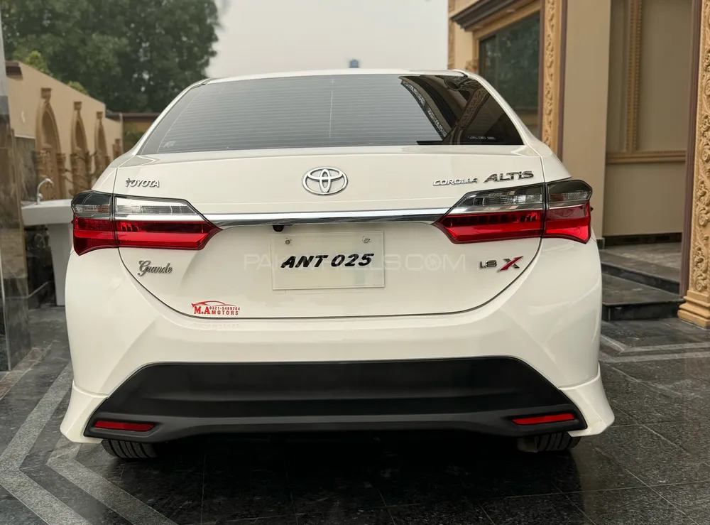 Toyota Corolla 2022 for Sale in Lahore Toyota Corolla 2022 for Sale in Lahore Image-6