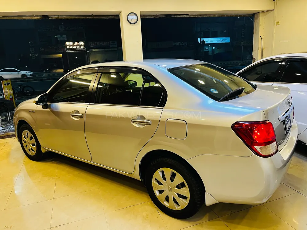 Toyota Corolla Axio 2013 for Sale in Lahore Toyota Corolla Axio 2013 for Sale in Lahore Image-5