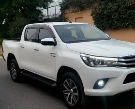 Toyota Hilux Revo V Automatic 2.8 2018 for Sale