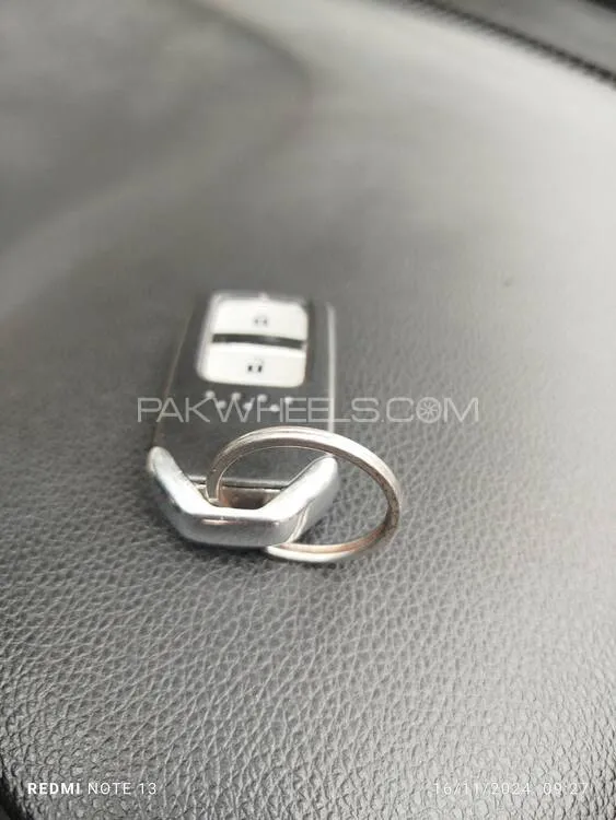 Honda Vezel 2015 for Sale in Lahore Honda Vezel 2015 for Sale in Lahore Image-13