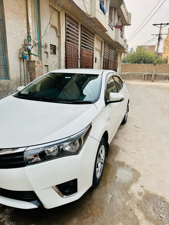 Toyota Corolla 2015 for Sale in Sargodha Image-1