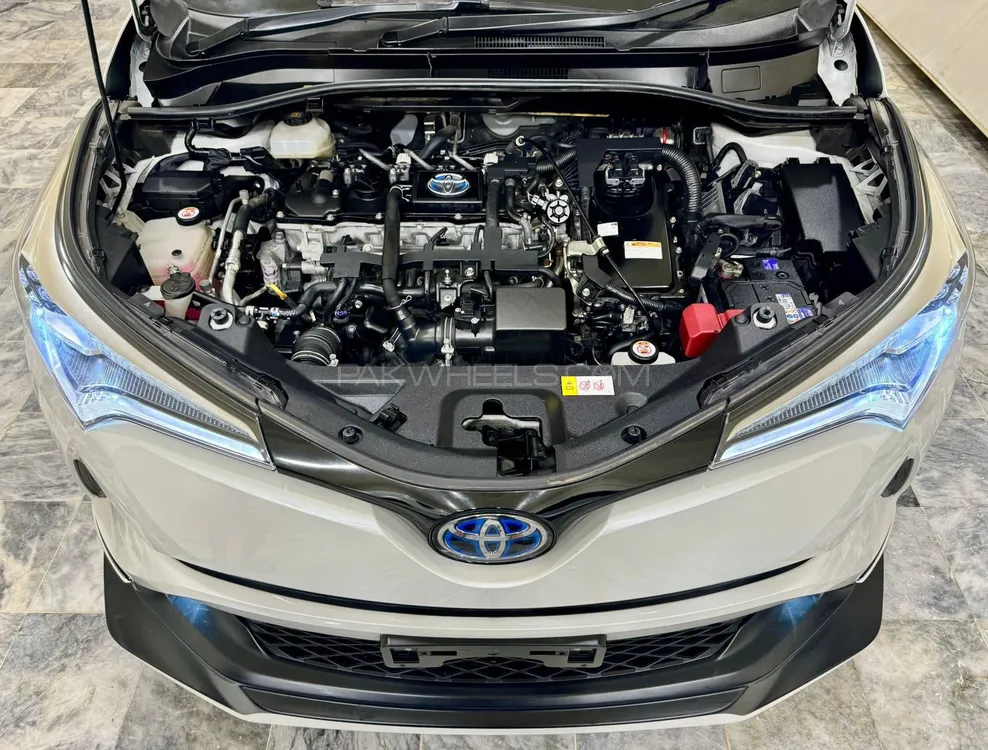 Toyota C-HR 2018 for Sale in Karachi Toyota C-HR 2018 for Sale in Karachi Image-11