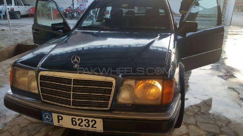 Mercedes Benz E Class 1990 for Sale in Peshawar Image-1