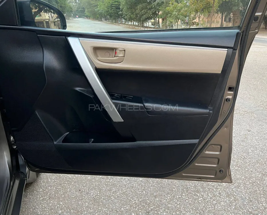 Toyota Corolla 2017 for Sale in Karachi Toyota Corolla 2017 for Sale in Karachi Image-11