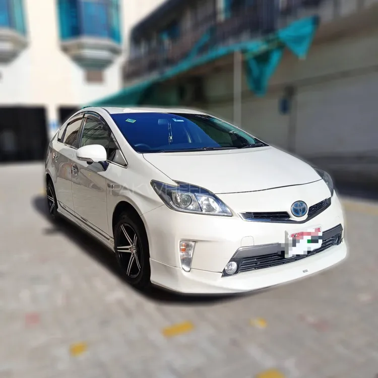 Toyota Prius 2013 for Sale in Sialkot Image-1