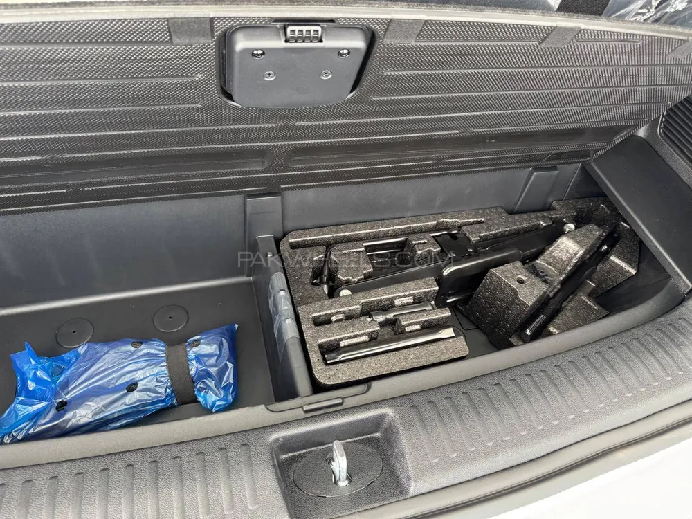 KIA Sorento 2024 for Sale in Sialkot KIA Sorento 2024 for Sale in Sialkot Image-19