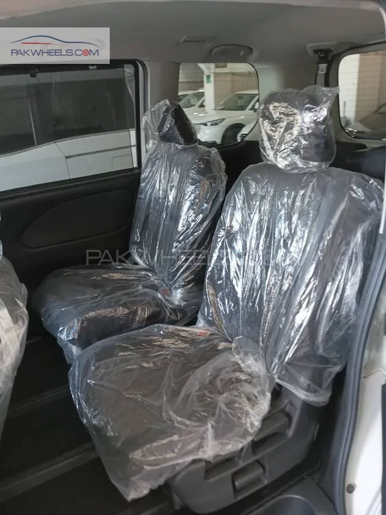 Nissan Serena 2018 for Sale in Gujranwala Nissan Serena 2018 for Sale in Gujranwala Image-11