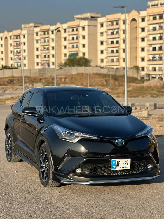 Toyota C-HR 2018 for Sale in Islamabad Image-1