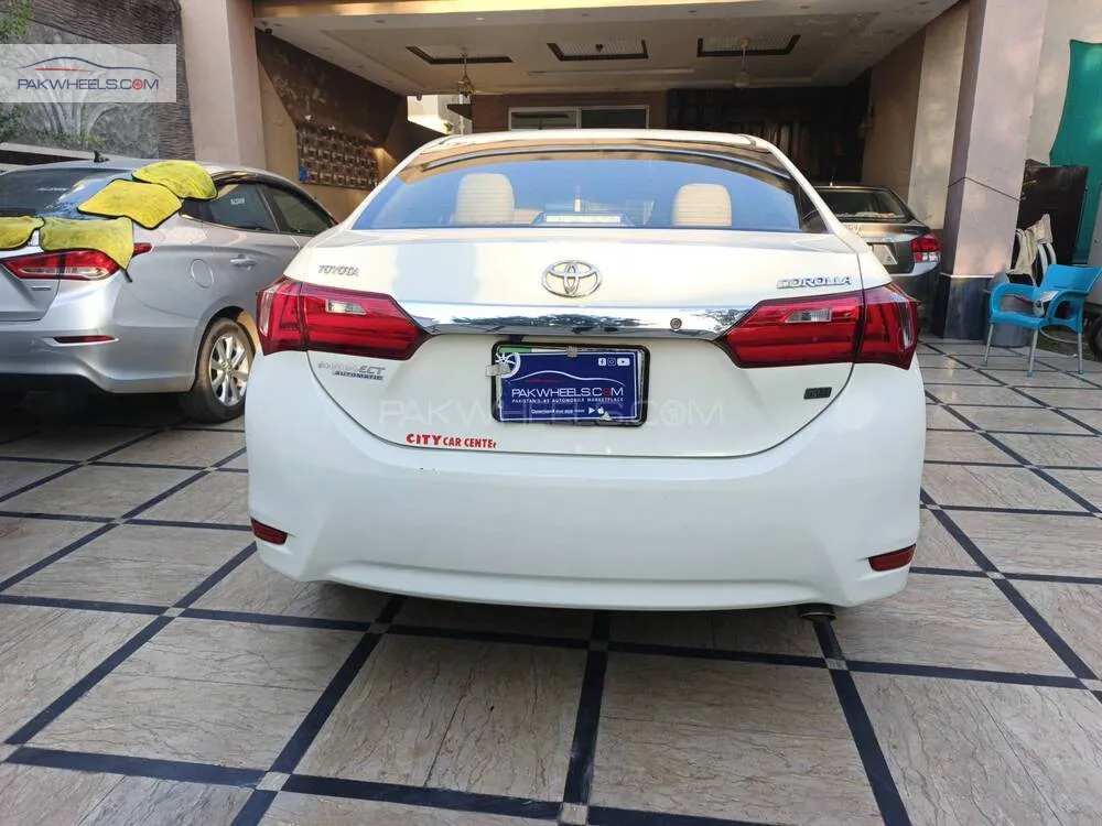 Toyota Corolla 2015 for Sale in Lahore Toyota Corolla 2015 for Sale in Lahore Image-10