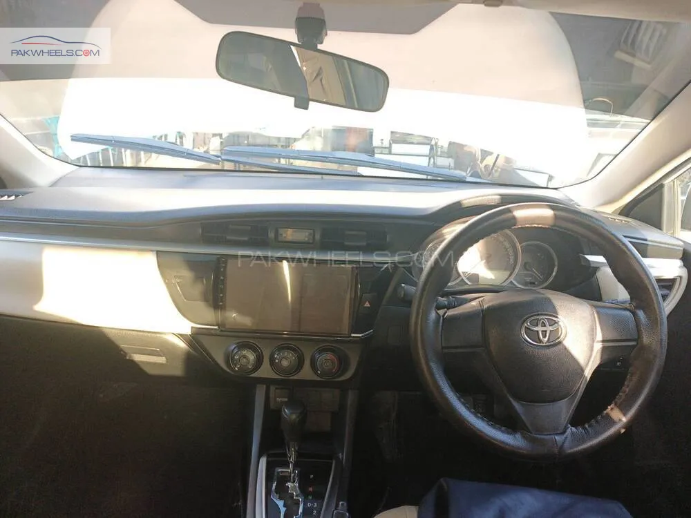 Toyota Corolla 2015 for Sale in Lahore Toyota Corolla 2015 for Sale in Lahore Image-9