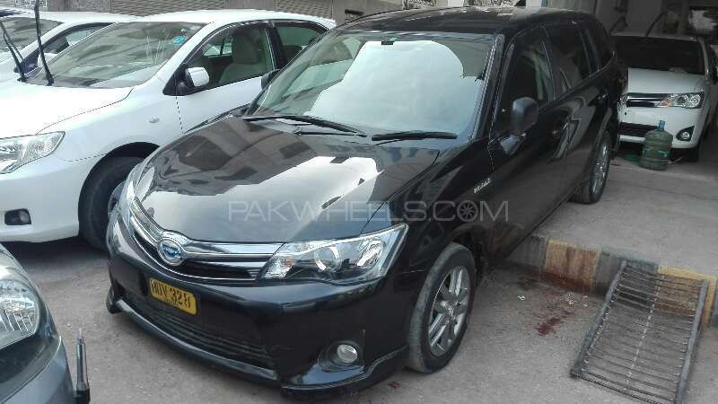 Toyota Corolla Fielder 2013 for Sale in Karachi Image-1