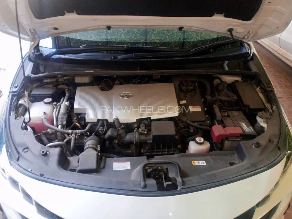 Toyota Prius 2022 for Sale in Lahore Toyota Prius 2022 for Sale in Lahore Image-7
