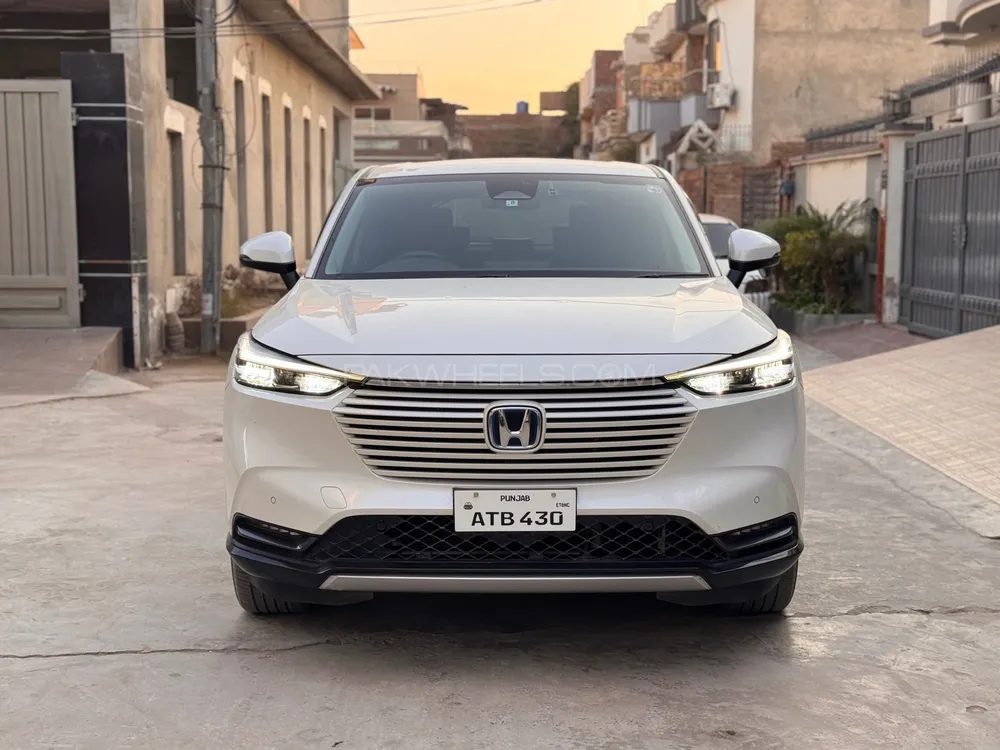 Honda Vezel 2021 for Sale in Multan Image-1