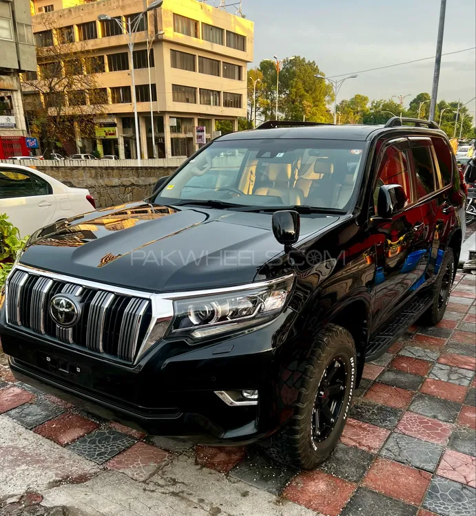 Toyota Prado 2018 for Sale in Islamabad Image-1