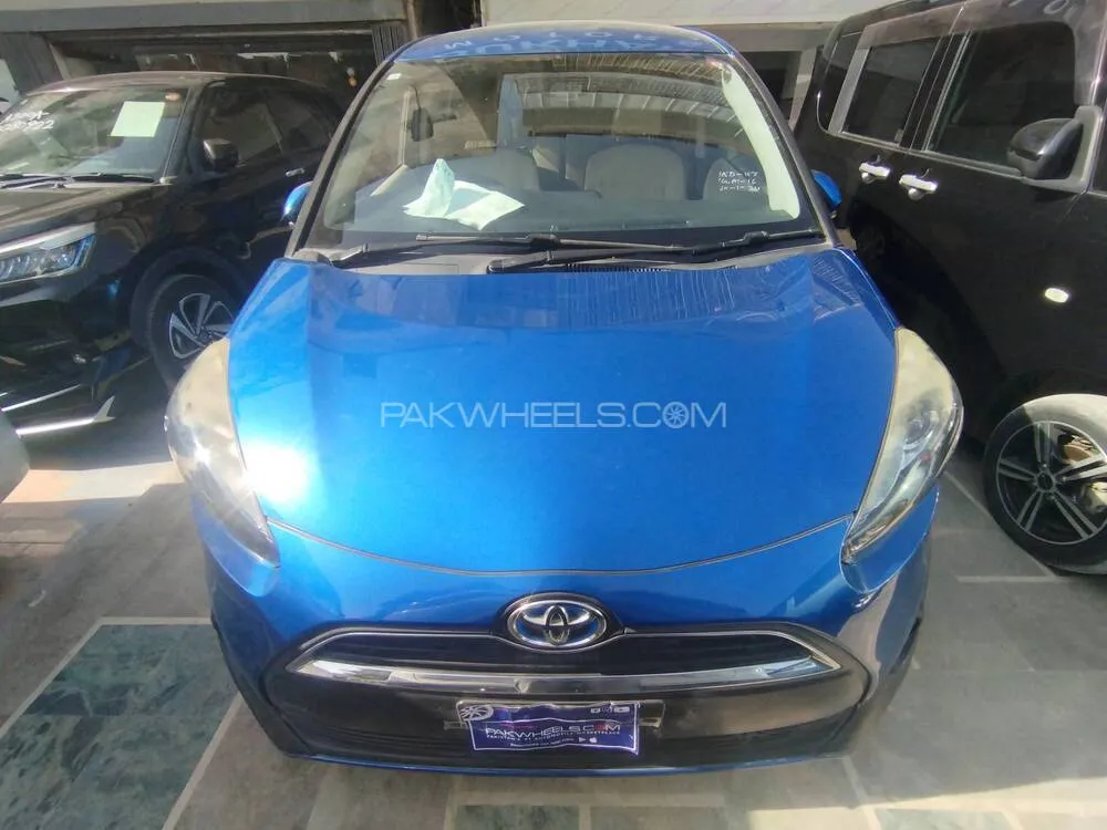 Toyota Sienta 2018 for Sale in Karachi Image-1