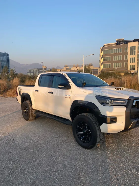 Toyota Hilux 2017 for Sale in Islamabad Image-1