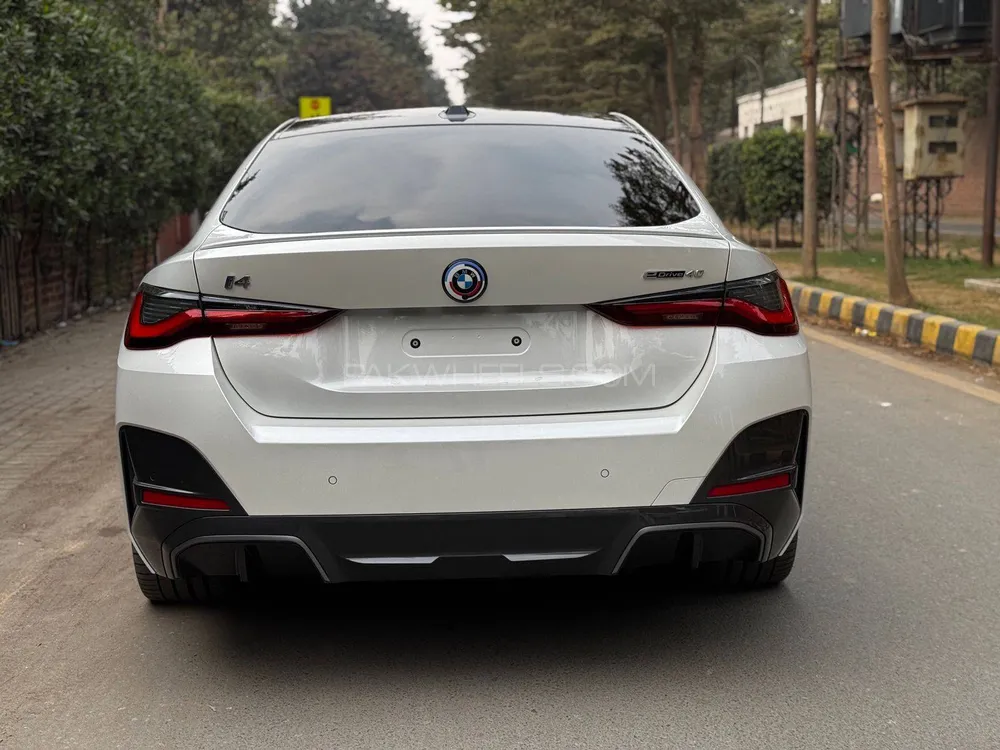 BMW i4 2022 for Sale in Lahore BMW i4 2022 for Sale in Lahore Image-16