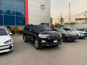 Make: Land Cruiser ZX
Model: 2019
Mileage: 23,500 km 
Reg year: 2019

*Original TV + 4 cameras
*Rear entertainment 
*Cool box
*Back autodoor 
*Sunroof
*Radar 
*7 seater

Calling and Visiting Hours

Monday to Saturday 

11:00 AM to 7:00 PM