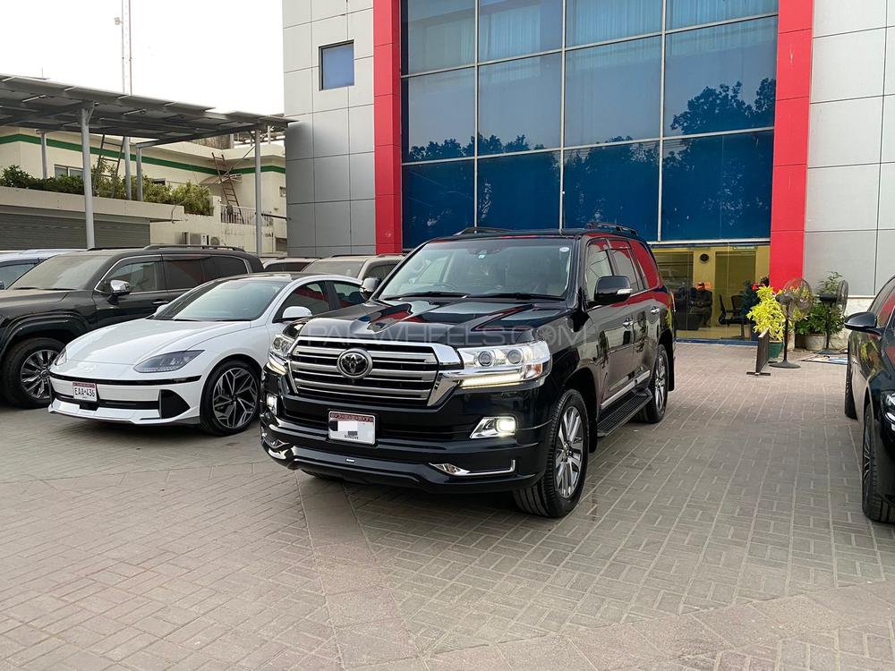 Make: Land Cruiser ZX
Model: 2019
Mileage: 23,500 km 
Reg year: 2019

*Original TV + 4 cameras
*Rear entertainment 
*Cool box
*Back autodoor 
*Sunroof
*Radar 
*7 seater

Calling and Visiting Hours

Monday to Saturday 

11:00 AM to 7:00 PM