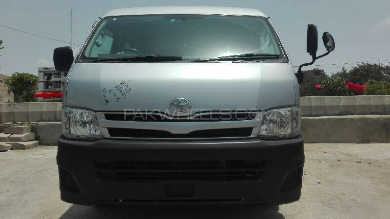 Toyota Hiace 2010 for Sale in Karachi Image-1