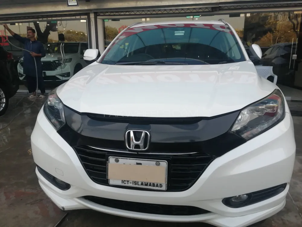 Honda Vezel 2015 for Sale in Islamabad Image-1