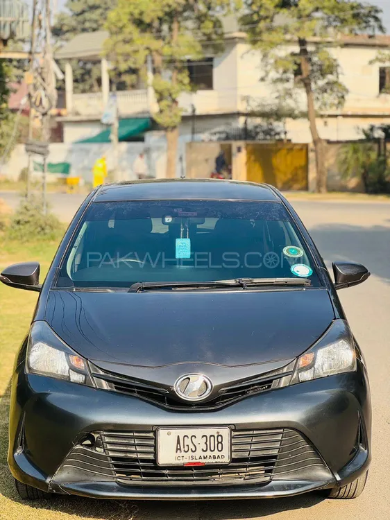 Toyota Vitz 2015 for Sale in Lahore Image-1