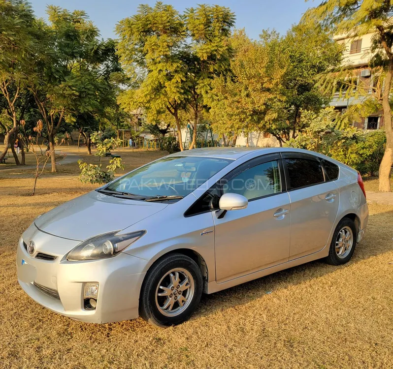 Toyota Prius 2010 for Sale in Islamabad Image-1