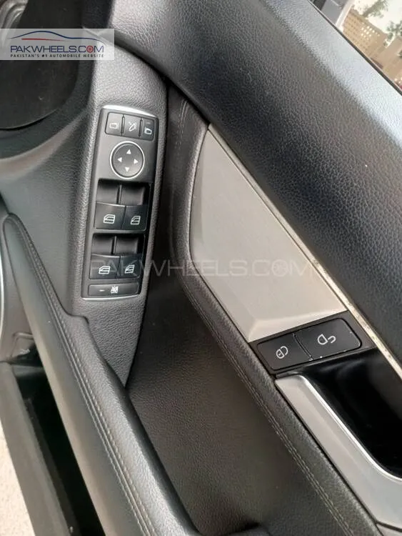 Mercedes Benz C Class 2012 for Sale in Karachi Mercedes Benz C Class 2012 for Sale in Karachi Image-13
