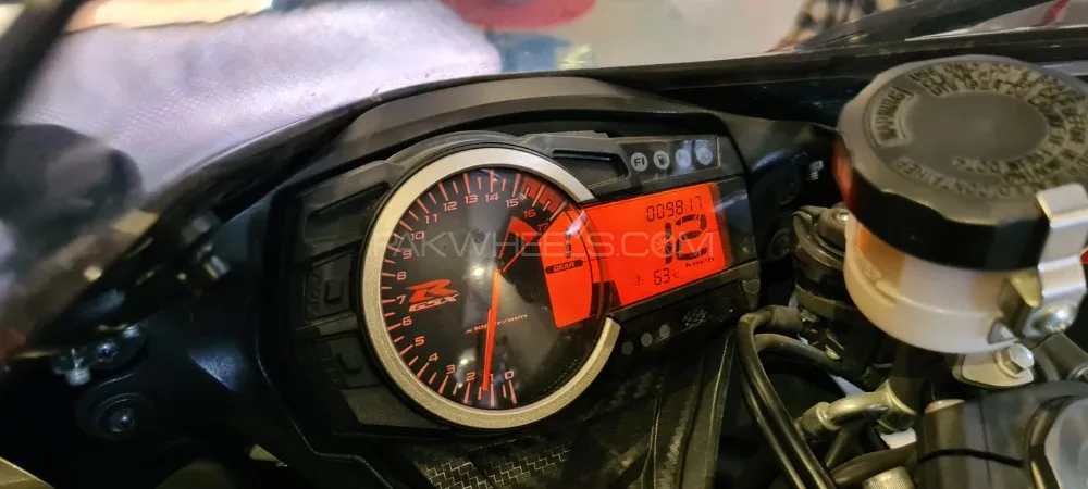 سوزوکی GSX-R600 2018 for Sale سوزوکی GSX-R600 2018 for Sale Image-9