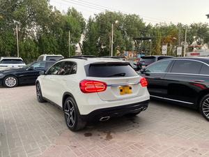 Mercedes GLA 200 AMG
Model: 2015
Mileage: 9,000 Km
Reg: 2015 Khi

Top of the line:
*Panoramic Roof
*Bucket leather seats
*Memory package 
*Privacy tint 
*Sports suspension 
*Leather dashboard