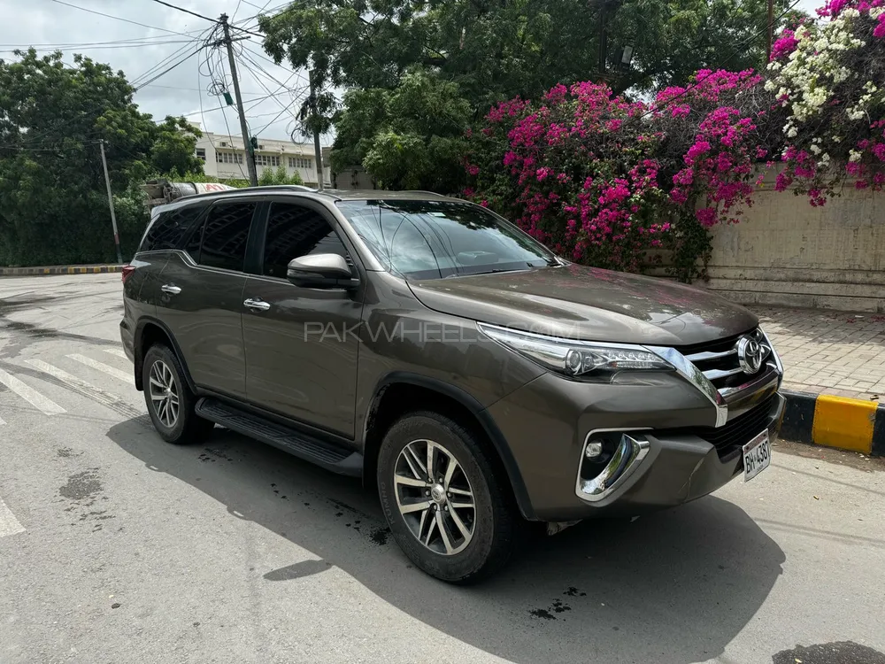 Toyota Fortuner 2019 for Sale in Karachi Image-1