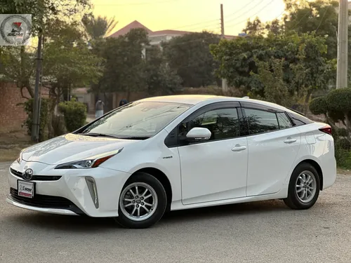 Toyota Prius S Touring Selection 2020