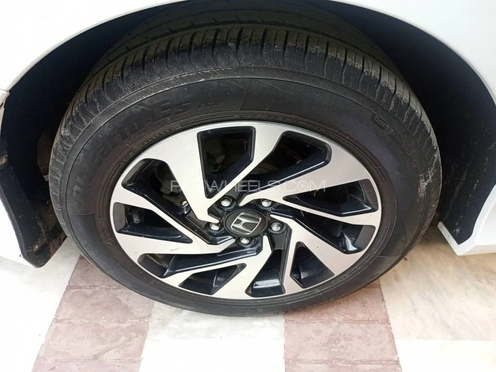 Honda Civic 2017 for Sale in Lahore Honda Civic 2017 for Sale in Lahore Image-14