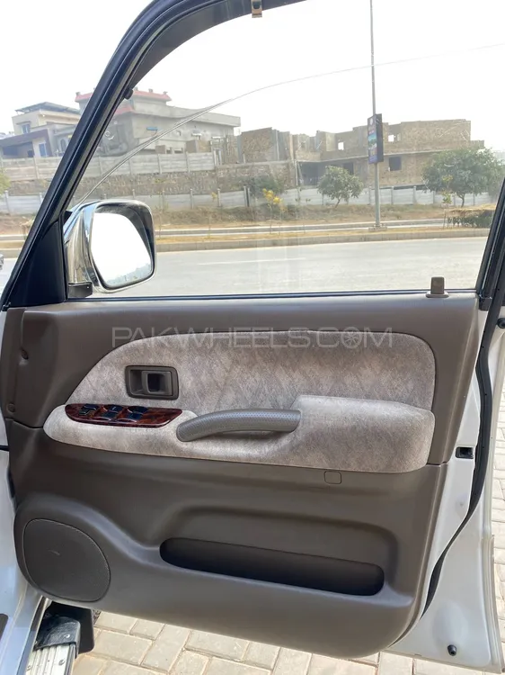 Toyota Prado 2001 for Sale in Islamabad Toyota Prado 2001 for Sale in Islamabad Image-17
